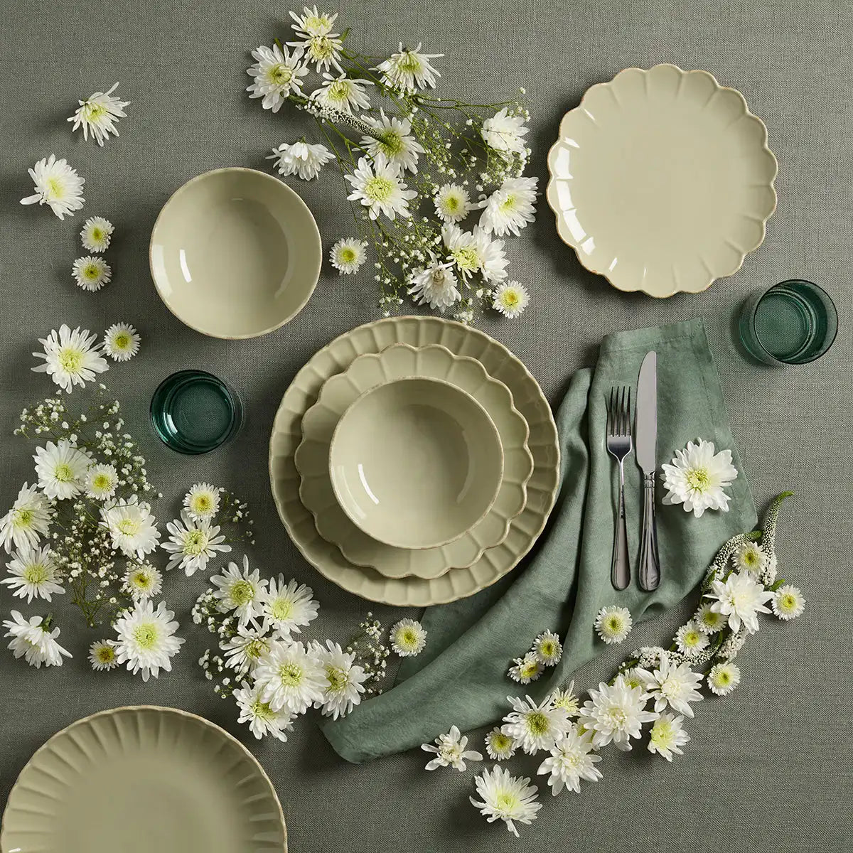 French Perle Scallop Matcha 12-Piece Dinnerware Set